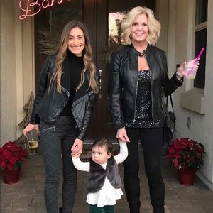 Meet Your Posher, Carol